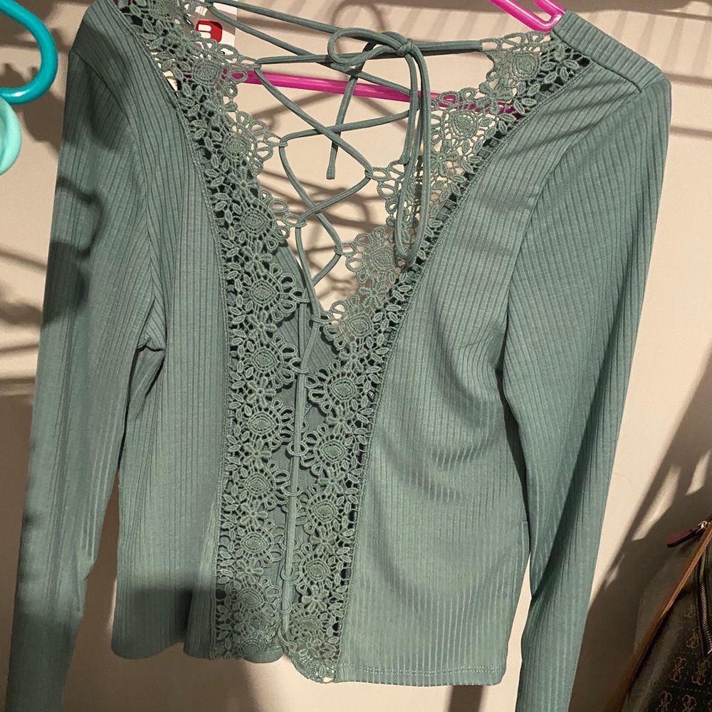 Crop top - Picture 3 of 3